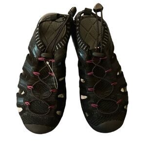 Brand New Amazon Essentials Women's Outdoor Walking Beach Sandals Water Shoes